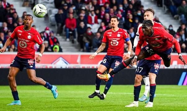 乐鱼app-莱万突围：拜仁慕尼黑客场绝地猛攻破门领先的简单介绍  第1张